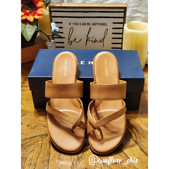[NEW] Cole Haan Felicia Thong Sandals - Picture 2 of 11